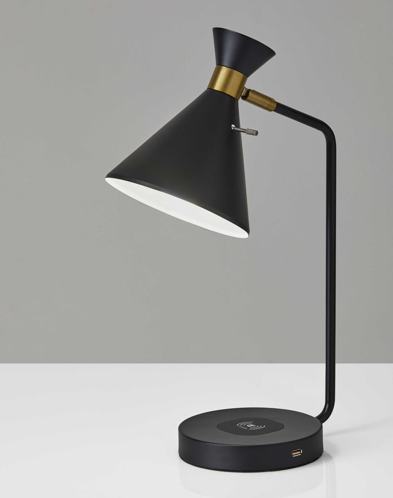 Treble Black Metal Table Lamp - Modern Industrial Design