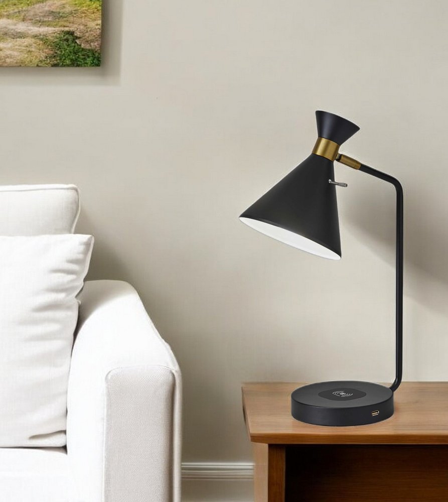 Treble Black Metal Table Lamp - Modern Industrial Design