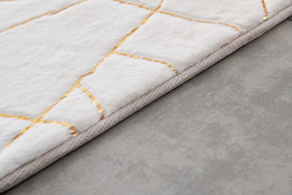 White Gold Faux Sheepskin Geometric Area Rug - 6x9 Washable | AUREMI