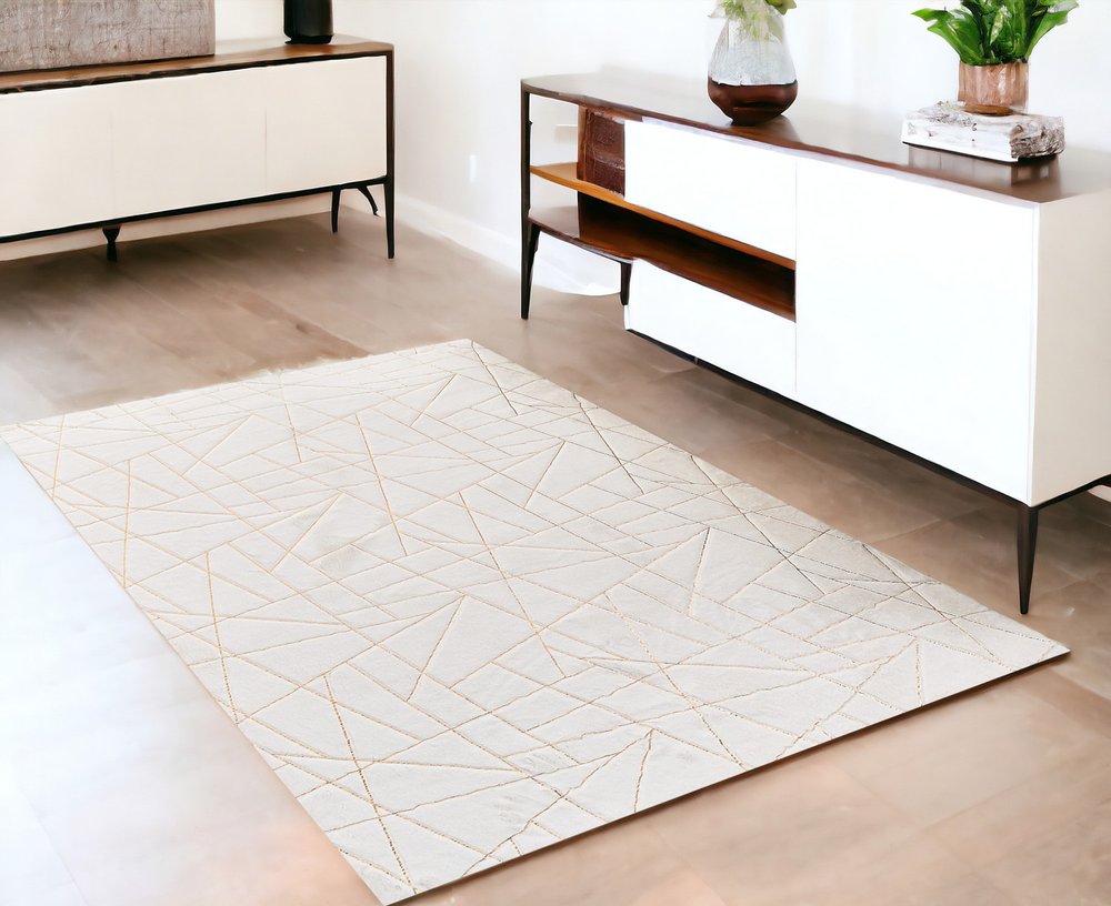 White Gold Faux Sheepskin Geometric Area Rug - 6x9 Washable | AUREMI