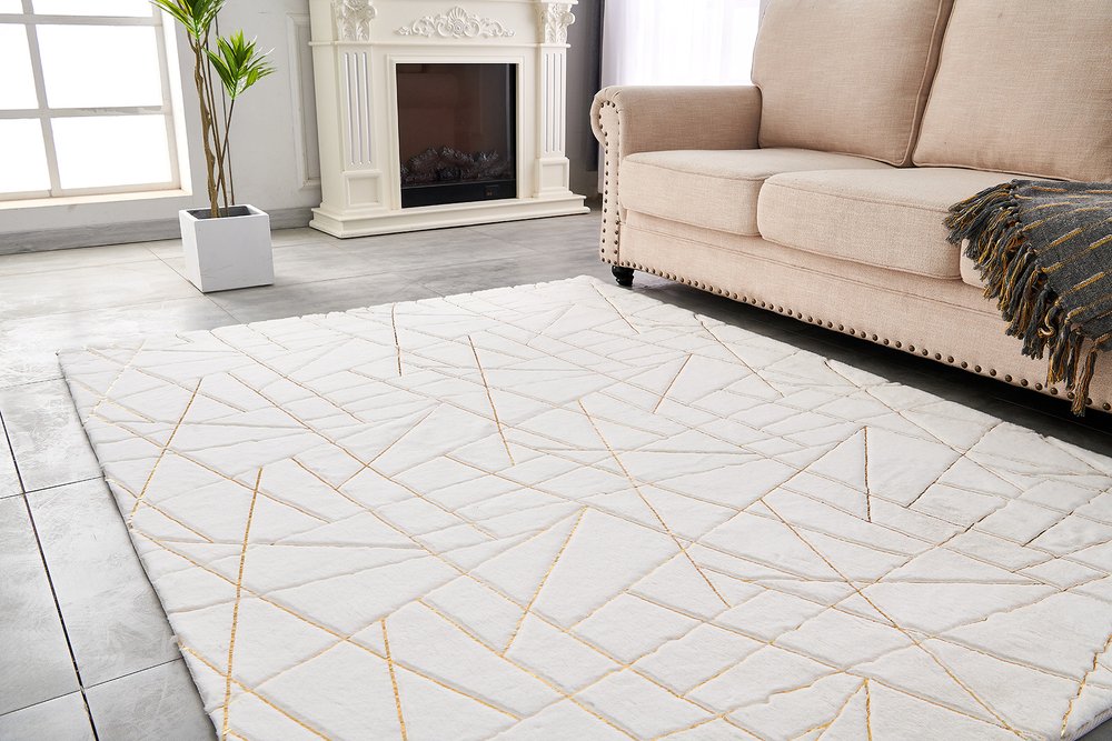 White Gold Faux Sheepskin Geometric Area Rug - 6x9 Washable | AUREMI