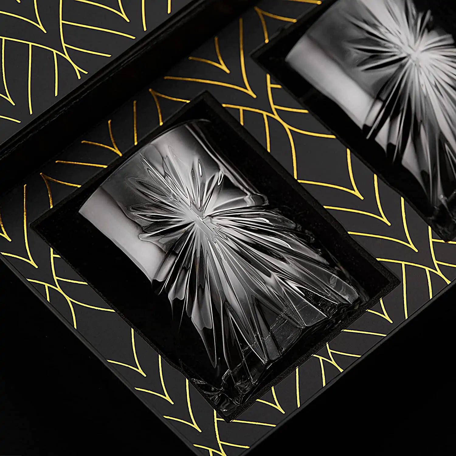 EcoLux Crystal Whiskey Glasses - Sustainable Nordic Design