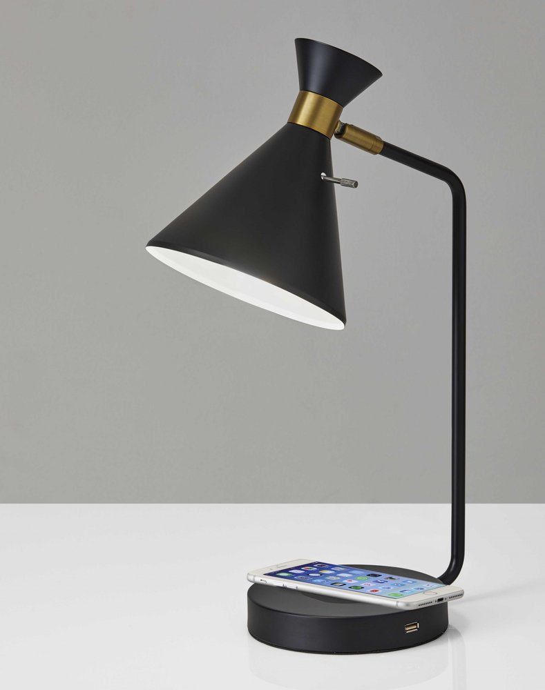 Treble Black Metal Table Lamp - Modern Industrial Design