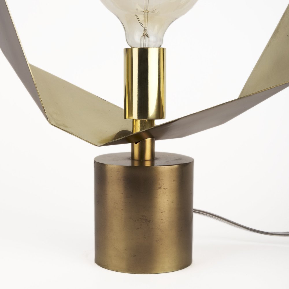 Golden Geometric Halo Table Lamp - Modern Sculptural Design